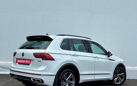 Volkswagen Tiguan II, 2022 год, 4 362 800 рублей, 2 фотография