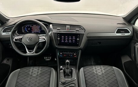 Volkswagen Tiguan II, 2022 год, 4 362 800 рублей, 8 фотография