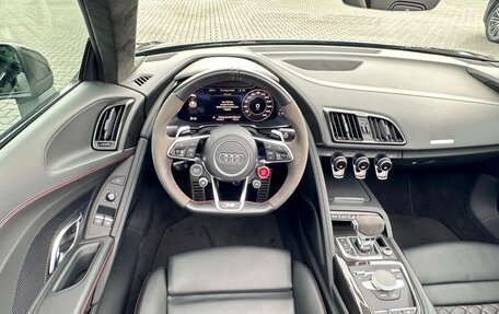 Audi R8, 2022 год, 15 600 000 рублей, 9 фотография
