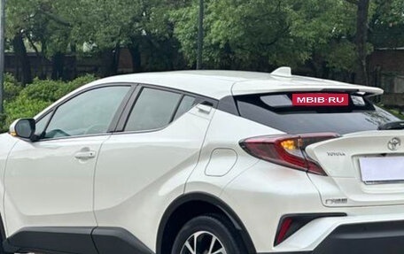 Toyota C-HR I рестайлинг, 2021 год, 1 900 000 рублей, 3 фотография