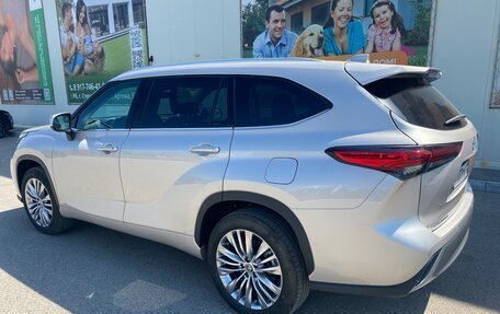 Toyota Highlander, 2025 год, 6 000 000 рублей, 2 фотография