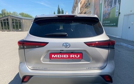 Toyota Highlander, 2025 год, 6 000 000 рублей, 3 фотография