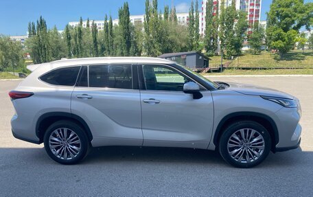 Toyota Highlander, 2025 год, 6 000 000 рублей, 5 фотография