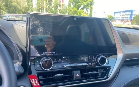 Toyota Highlander, 2025 год, 6 000 000 рублей, 9 фотография