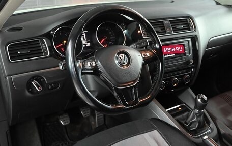 Volkswagen Jetta VI, 2017 год, 1 298 000 рублей, 13 фотография