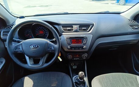 KIA Rio III рестайлинг, 2013 год, 779 995 рублей, 16 фотография