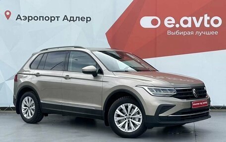 Volkswagen Tiguan II, 2021 год, 2 390 000 рублей, 3 фотография