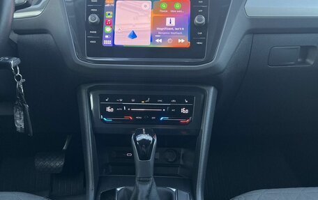 Volkswagen Tiguan II, 2021 год, 2 390 000 рублей, 15 фотография