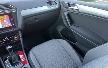 Volkswagen Tiguan II, 2021 год, 2 390 000 рублей, 14 фотография