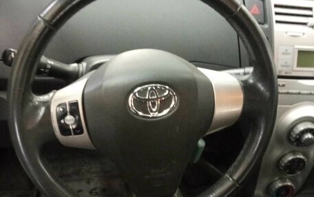Toyota Yaris III рестайлинг, 2008 год, 450 000 рублей, 5 фотография