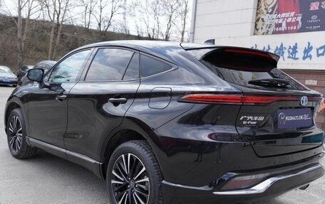 Toyota Venza, 2022 год, 3 600 000 рублей, 5 фотография