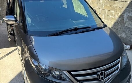 Honda Elysion I, 2008 год, 770 000 рублей, 2 фотография