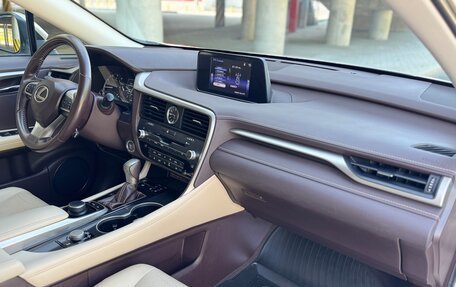 Lexus RX IV рестайлинг, 2018 год, 4 100 000 рублей, 14 фотография