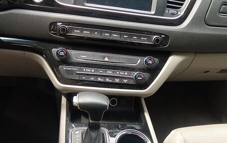 KIA Carnival III, 2019 год, 2 850 000 рублей, 9 фотография