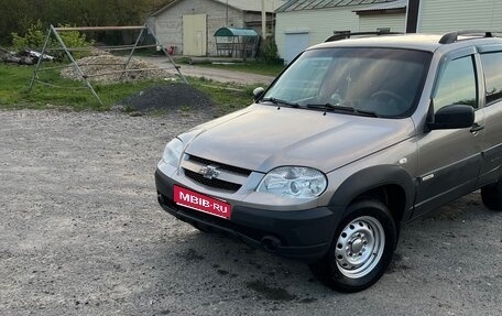 Chevrolet Niva I рестайлинг, 2017 год, 750 000 рублей, 1 фотография