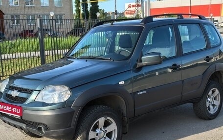Chevrolet Niva I рестайлинг, 2015 год, 680 000 рублей, 8 фотография