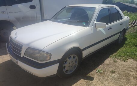 Mercedes-Benz C-Класс, 1993 год, 350 000 рублей, 3 фотография