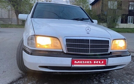 Mercedes-Benz C-Класс, 1993 год, 350 000 рублей, 5 фотография