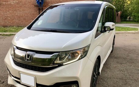 Honda Stepwgn IV, 2016 год, 1 680 000 рублей, 2 фотография