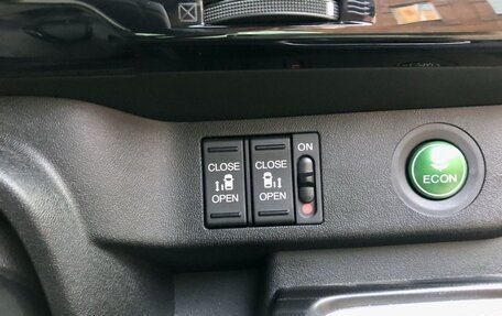 Honda Stepwgn IV, 2016 год, 1 680 000 рублей, 18 фотография