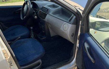 Fiat Punto III Punto Evo рестайлинг, 2001 год, 110 000 рублей, 6 фотография