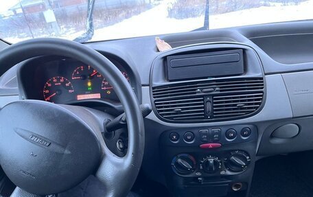 Fiat Punto III Punto Evo рестайлинг, 2001 год, 110 000 рублей, 10 фотография