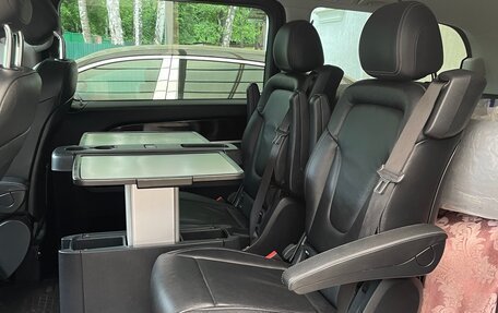 Mercedes-Benz V-Класс, 2018 год, 4 650 000 рублей, 6 фотография