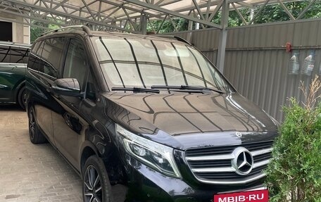 Mercedes-Benz V-Класс, 2018 год, 4 650 000 рублей, 4 фотография
