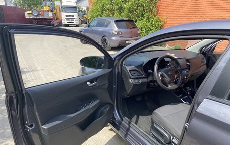 Hyundai Solaris II рестайлинг, 2021 год, 1 700 000 рублей, 8 фотография