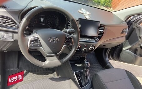 Hyundai Solaris II рестайлинг, 2021 год, 1 700 000 рублей, 9 фотография