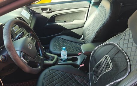Hyundai Elantra VI рестайлинг, 2017 год, 860 000 рублей, 3 фотография