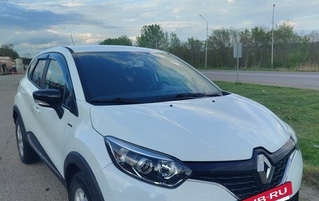 Renault Kaptur I рестайлинг, 2017 год, 1 210 000 рублей, 2 фотография
