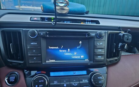 Toyota RAV4, 2014 год, 2 700 000 рублей, 2 фотография