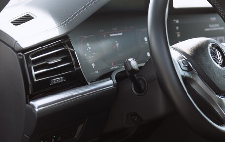 Volkswagen Touareg III, 2019 год, 5 980 000 рублей, 17 фотография