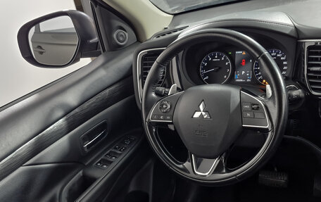 Mitsubishi Outlander III рестайлинг 3, 2015 год, 1 859 000 рублей, 17 фотография