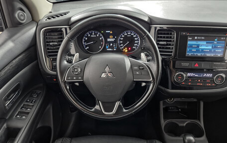 Mitsubishi Outlander III рестайлинг 3, 2015 год, 1 859 000 рублей, 15 фотография