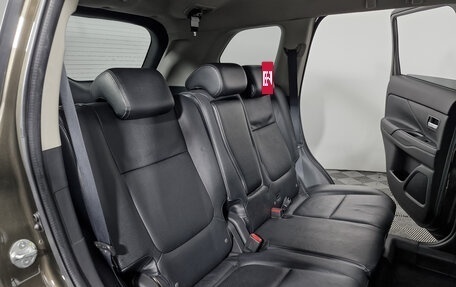 Mitsubishi Outlander III рестайлинг 3, 2015 год, 1 859 000 рублей, 12 фотография