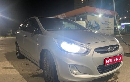 Hyundai Solaris II рестайлинг, 2013 год, 660 000 рублей, 2 фотография