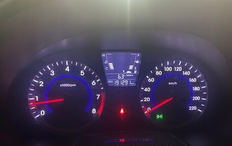 Hyundai Solaris II рестайлинг, 2013 год, 660 000 рублей, 11 фотография
