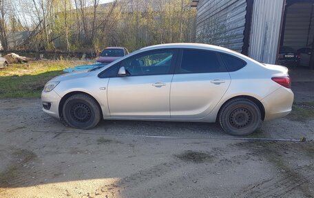 Opel Astra J, 2013 год, 170 400 рублей, 2 фотография