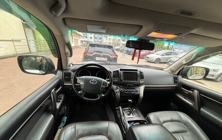 Toyota Land Cruiser 200, 2010 год, 3 700 000 рублей, 6 фотография