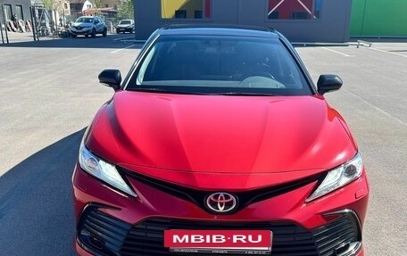 Toyota Camry, 2021 год, 3 200 000 рублей, 7 фотография