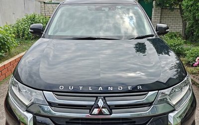 Mitsubishi Outlander III рестайлинг 3, 2018 год, 2 850 000 рублей, 1 фотография