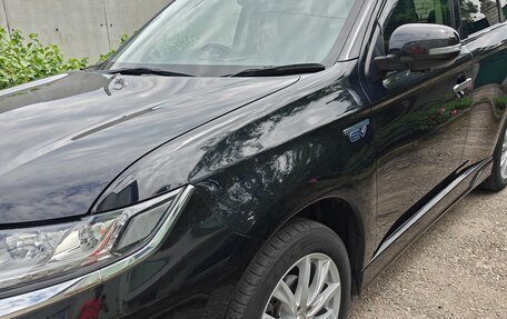 Mitsubishi Outlander III рестайлинг 3, 2018 год, 2 850 000 рублей, 3 фотография