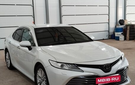 Toyota Camry, 2019 год, 3 350 000 рублей, 14 фотография