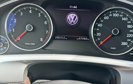 Volkswagen Touareg III, 2010 год, 1 750 000 рублей, 8 фотография
