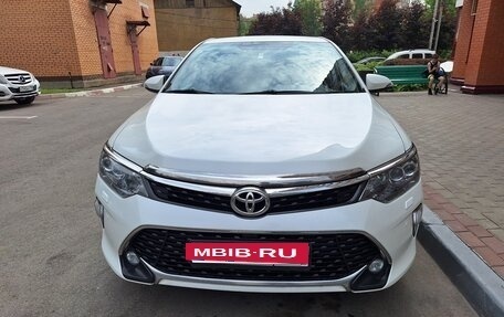 Toyota Camry, 2017 год, 2 200 000 рублей, 4 фотография