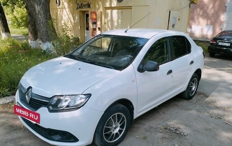 Renault Logan II, 2017 год, 650 000 рублей, 5 фотография