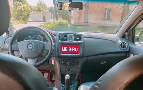 Renault Logan II, 2017 год, 650 000 рублей, 10 фотография