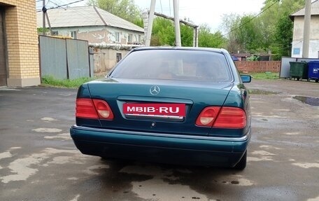 Mercedes-Benz E-Класс, 1996 год, 680 000 рублей, 2 фотография
